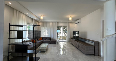 Exquisite 5 bedroom villa fully furnished with separate guest house on large plot of landscaped gardens and swimming pool.