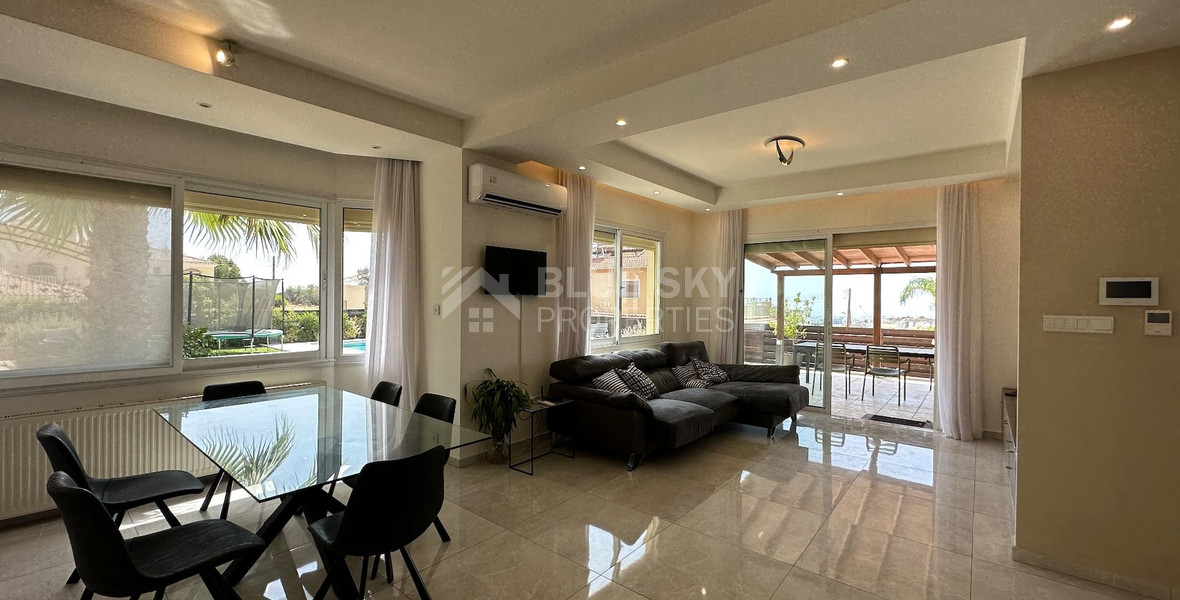 Exquisite 5 bedroom villa fully furnished with separate guest house on large plot of landscaped gardens and swimming pool.