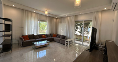 Exquisite 5 bedroom villa fully furnished with separate guest house on large plot of landscaped gardens and swimming pool.