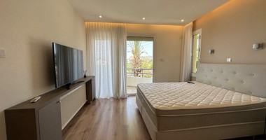 Exquisite 5 bedroom villa fully furnished with separate guest house on large plot of landscaped gardens and swimming pool.