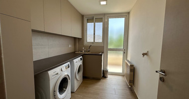 Exquisite 5 bedroom villa fully furnished with separate guest house on large plot of landscaped gardens and swimming pool.