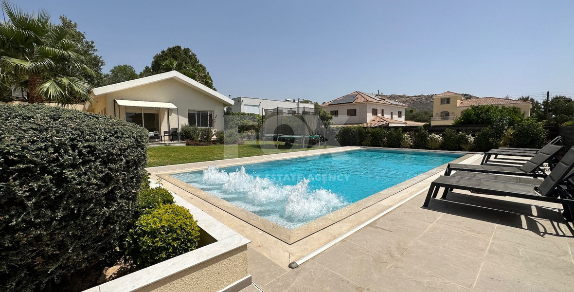 Exquisite 5 bedroom villa fully furnished with separate guest house on large plot of landscaped gardens and swimming pool.