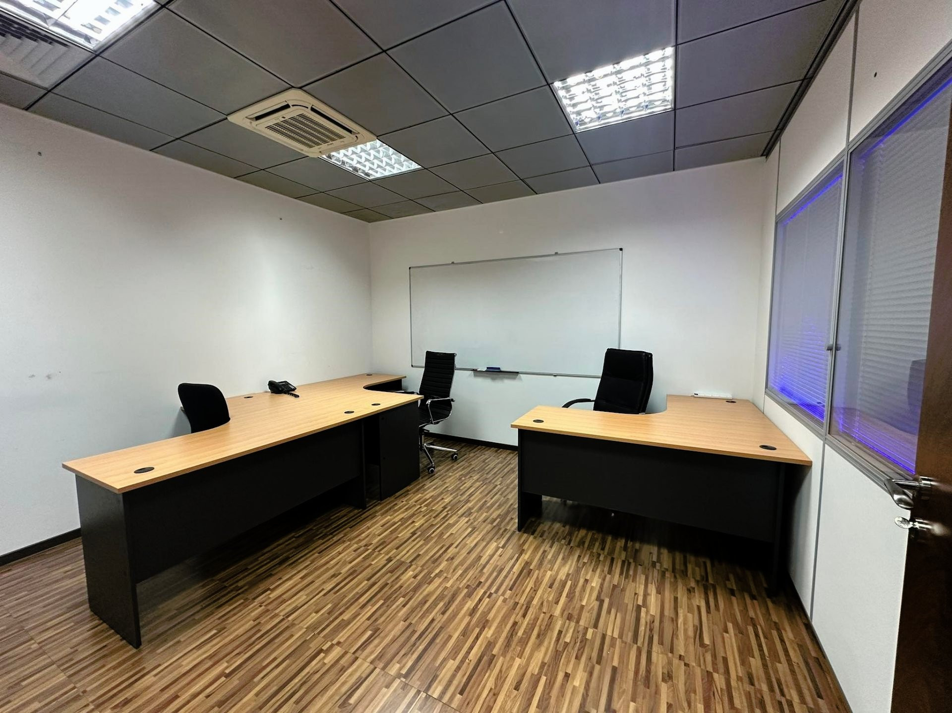 Офис 170 м² в муниципалитете Пафос, Кипр