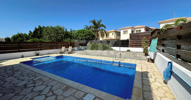 Three Bedroom Detached Villa with Private Pool in Mandria, Paphos