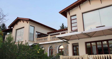 3 Bed  villa with private swimming pool in Geroskipou Paphos