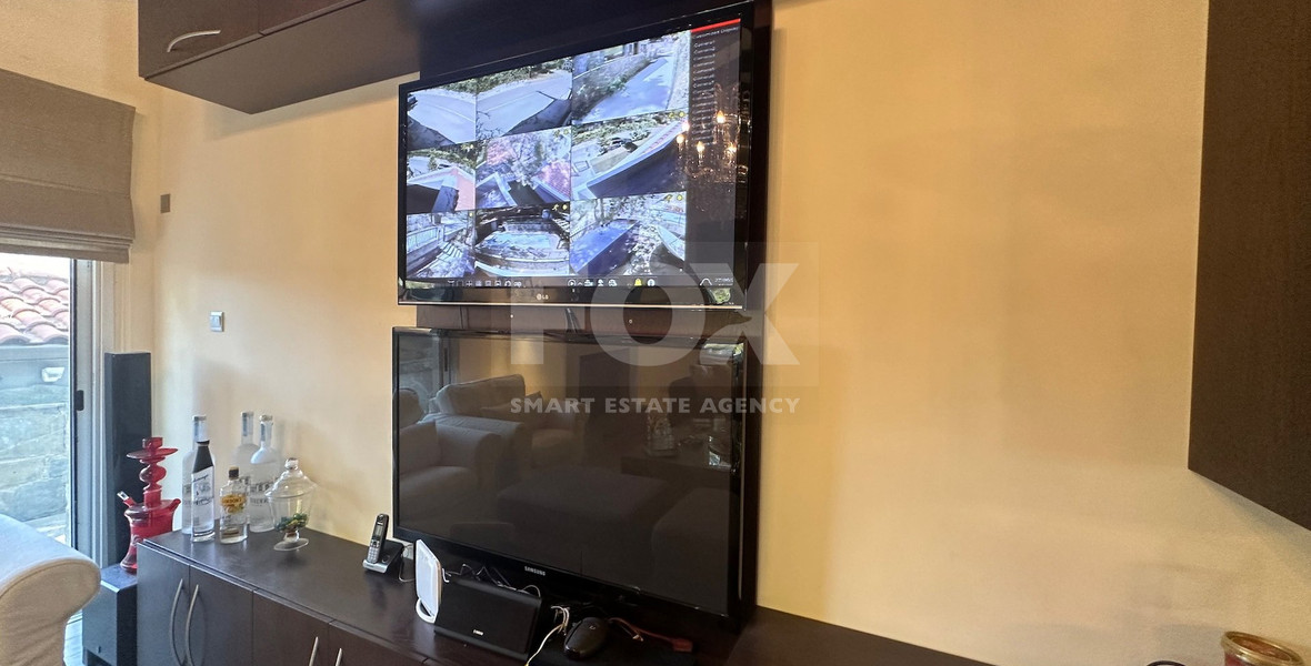 Beautiful 3 bedroom Detached house with 2 bedroom Detached guest house and maid's quarter, swimming pool and gardens