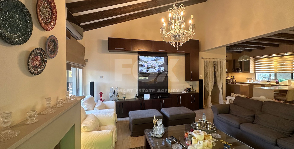 Beautiful 3 bedroom Detached house with 2 bedroom Detached guest house and maid's quarter, swimming pool and gardens