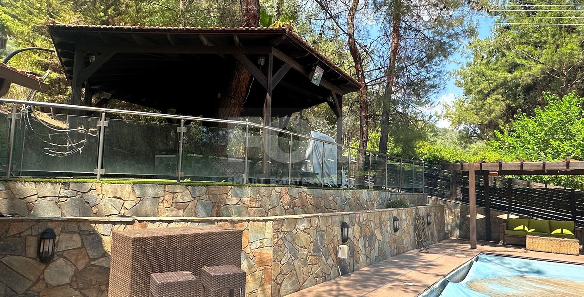 Beautiful 3 bedroom Detached house with 2 bedroom Detached guest house and maid's quarter, swimming pool and gardens