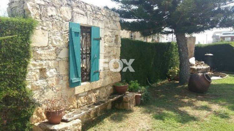5-bedroom detached house for rent 500 m² in Agios Sillas, Limassol, Cyprus