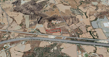 Residential Field for sale in Monagroulli