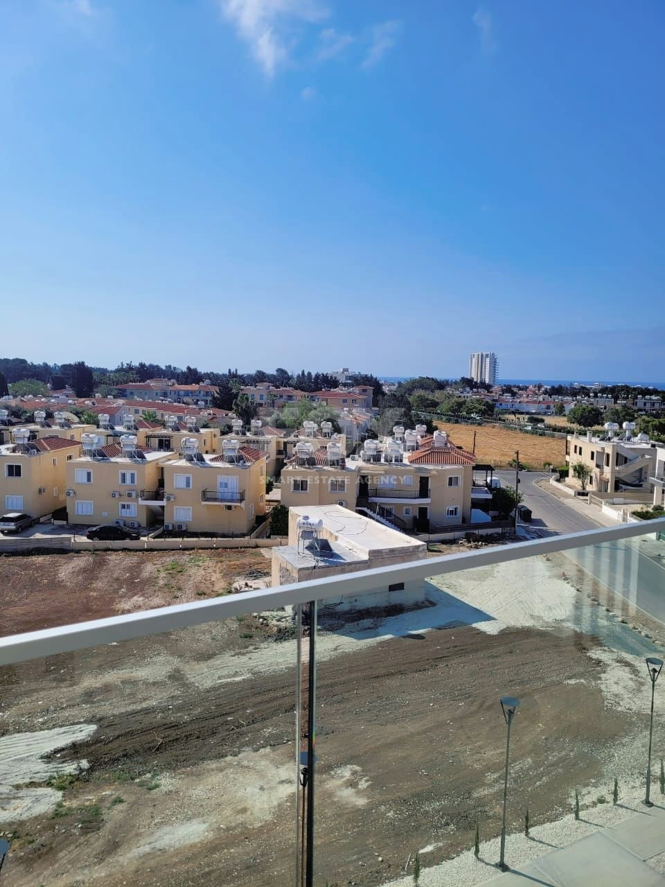 Investment oportunity - One bedroom apartment and a studio