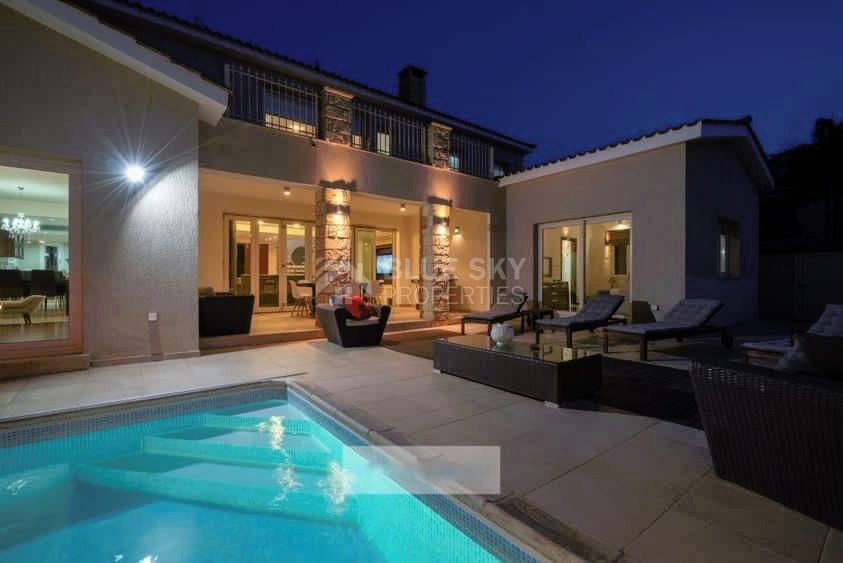 For sale : Stunning 6 bedrooms two-storey villa  in the sought-after area of Universal, Agios Theodoros, Paphos.