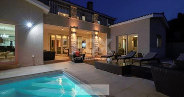 For sale : Stunning 6 bedrooms two-storey villa  in the sought-after area of Universal, Agios Theodoros, Paphos.