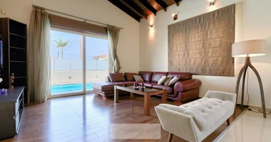 For sale : Stunning 6 bedrooms two-storey villa  in the sought-after area of Universal, Agios Theodoros, Paphos.