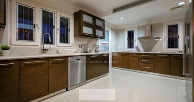 For sale : Stunning 6 bedrooms two-storey villa  in the sought-after area of Universal, Agios Theodoros, Paphos.