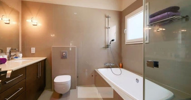 For sale : Stunning 6 bedrooms two-storey villa  in the sought-after area of Universal, Agios Theodoros, Paphos.