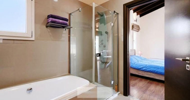 For sale : Stunning 6 bedrooms two-storey villa  in the sought-after area of Universal, Agios Theodoros, Paphos.