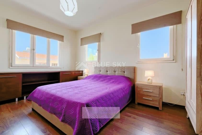 For sale : Stunning 6 bedrooms two-storey villa  in the sought-after area of Universal, Agios Theodoros, Paphos.