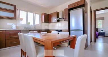 For sale : Stunning 6 bedrooms two-storey villa  in the sought-after area of Universal, Agios Theodoros, Paphos.