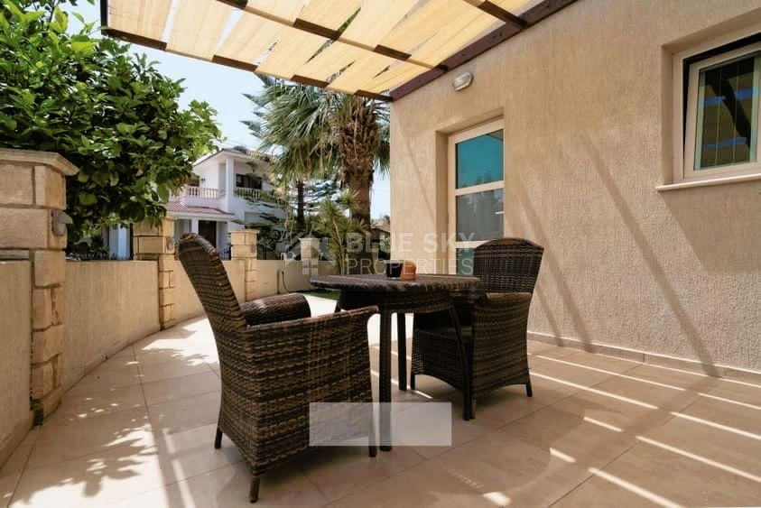 For sale : Stunning 6 bedrooms two-storey villa  in the sought-after area of Universal, Agios Theodoros, Paphos.