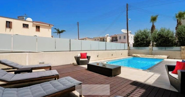 For sale : Stunning 6 bedrooms two-storey villa  in the sought-after area of Universal, Agios Theodoros, Paphos.