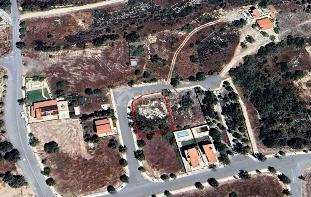 Corner Building Plot for sale in Lofou