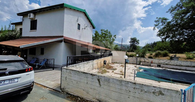 Beautiful three-bedroom house with big garden and common swimming pool in Mandria, Limassol