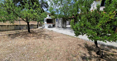 Beautiful three-bedroom house with big garden and common swimming pool in Mandria, Limassol