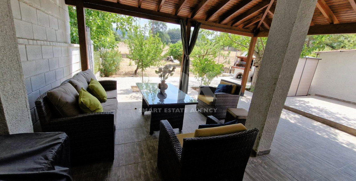 Beautiful three-bedroom house with big garden and common swimming pool in Mandria, Limassol