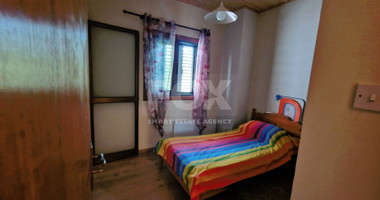 Beautiful three-bedroom house with big garden and common swimming pool in Mandria, Limassol