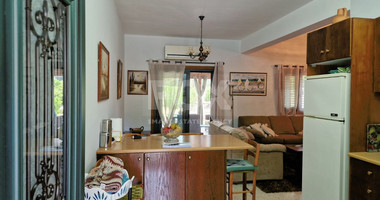 Beautiful three-bedroom house with big garden and common swimming pool in Mandria, Limassol