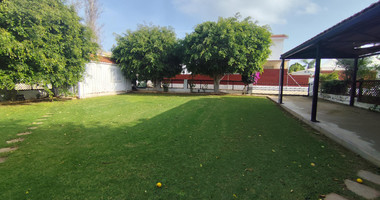 Three Bedroom Detached House with Separate Maid's Annex | Walking Distance to the Sea | Kapparis, Paralimni