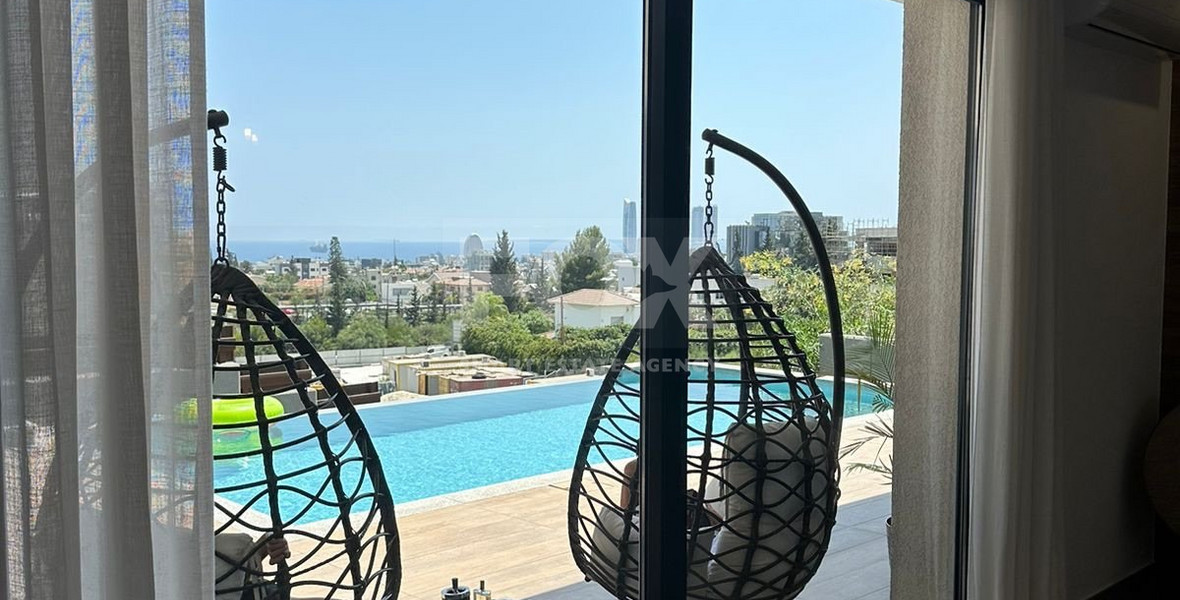 LOVELY MODERN VILLA IN PRIME LOCATION READY TO MOVE IN WITH READY TITLE DEED.