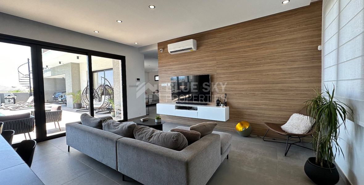 LOVELY MODERN VILLA IN PRIME LOCATION READY TO MOVE IN WITH READY TITLE DEED.