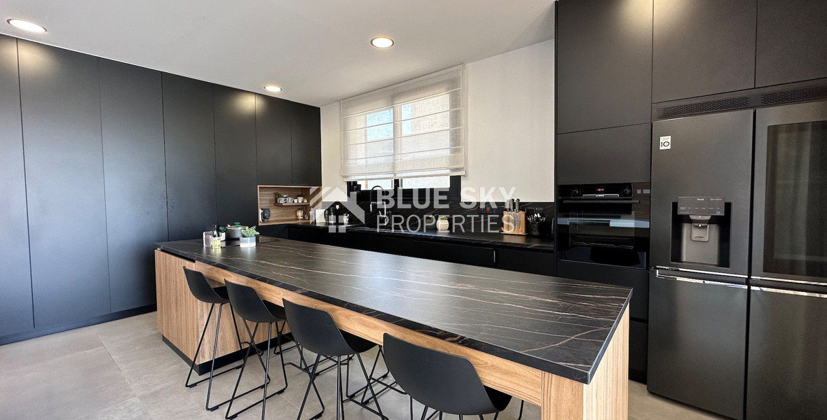 LOVELY MODERN VILLA IN PRIME LOCATION READY TO MOVE IN WITH READY TITLE DEED.