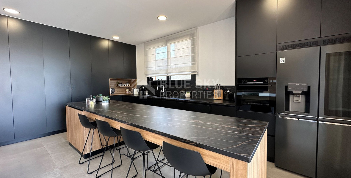 LOVELY MODERN VILLA IN PRIME LOCATION READY TO MOVE IN WITH READY TITLE DEED.