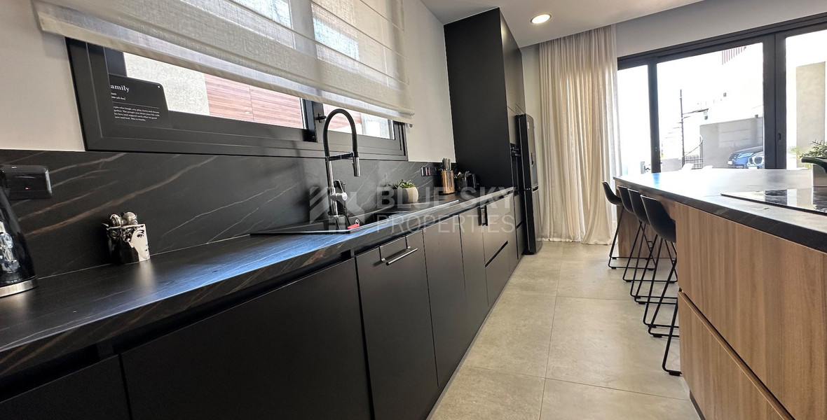 LOVELY MODERN VILLA IN PRIME LOCATION READY TO MOVE IN WITH READY TITLE DEED.