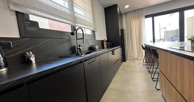 LOVELY MODERN VILLA IN PRIME LOCATION READY TO MOVE IN WITH READY TITLE DEED.