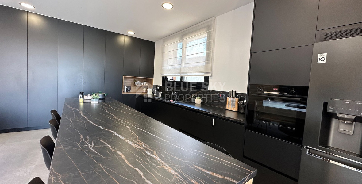 LOVELY MODERN VILLA IN PRIME LOCATION READY TO MOVE IN WITH READY TITLE DEED.