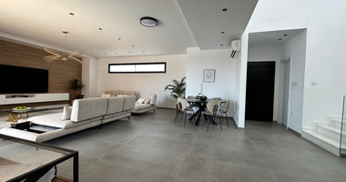 LOVELY MODERN VILLA IN PRIME LOCATION READY TO MOVE IN WITH READY TITLE DEED.