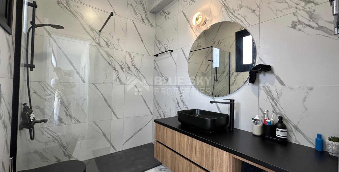 LOVELY MODERN VILLA IN PRIME LOCATION READY TO MOVE IN WITH READY TITLE DEED.