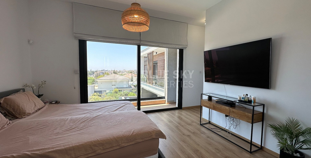 LOVELY MODERN VILLA IN PRIME LOCATION READY TO MOVE IN WITH READY TITLE DEED.