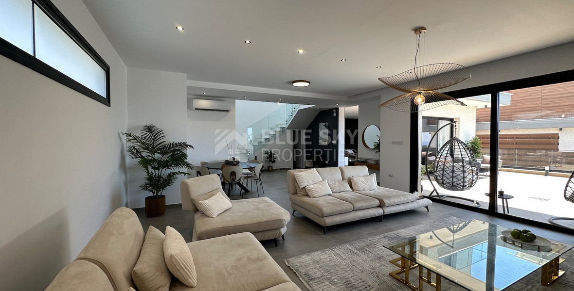 LOVELY MODERN VILLA IN PRIME LOCATION READY TO MOVE IN WITH READY TITLE DEED.