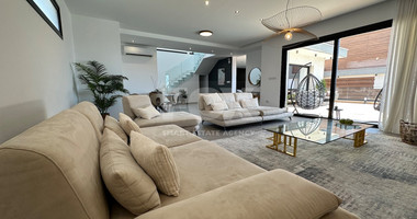 LOVELY MODERN VILLA IN PRIME LOCATION READY TO MOVE IN WITH READY TITLE DEED.