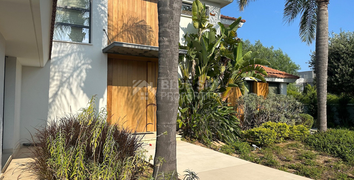 FOR SALE LUXURY FURNISHED 4 BEDROOM VILLA WITH SEPARATE MAIDS QUARTER WITH BEAUTIFUL GARDENS AND POOL IN GERMASOGIA AREA.