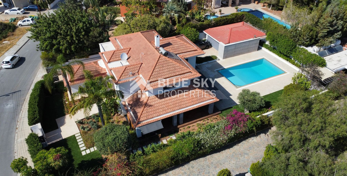 FOR SALE LUXURY FURNISHED 4 BEDROOM VILLA WITH SEPARATE MAIDS QUARTER WITH BEAUTIFUL GARDENS AND POOL IN GERMASOGIA AREA.