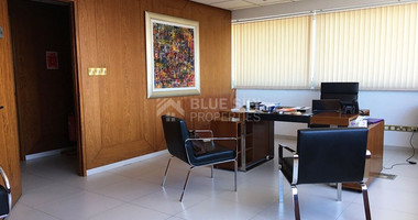 Luxury office in Agia Zoni 210 Sqm with 3 parkings