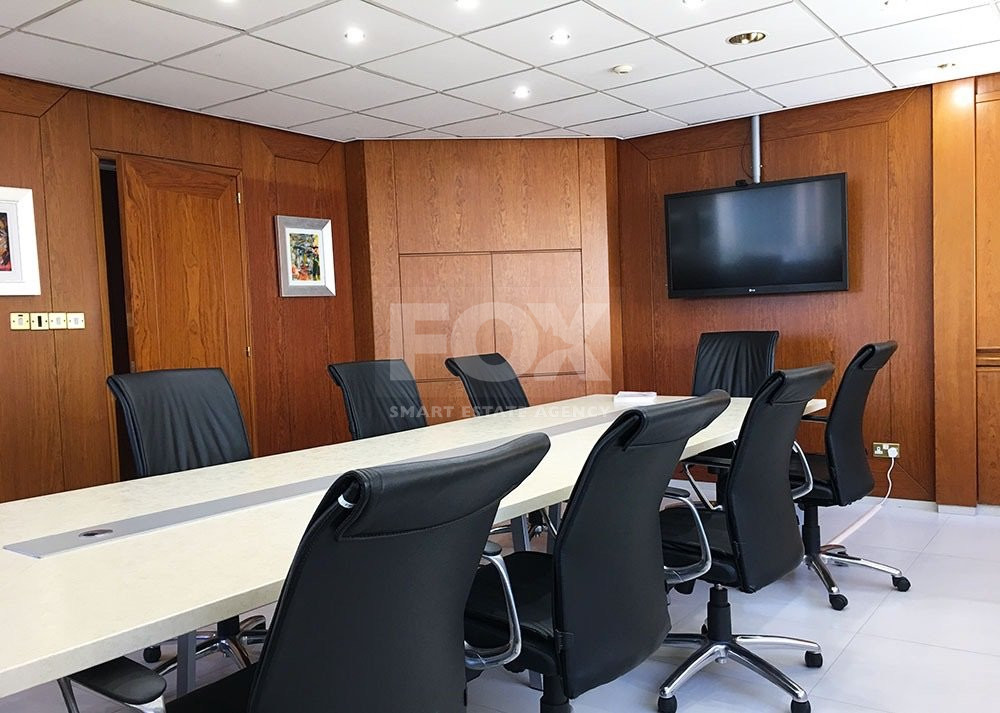 Luxury office in Agia Zoni 210 Sqm with 3 parkings