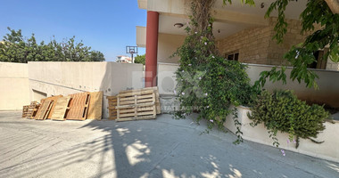 Fabulous building for sale in Agia Fyla with easy access to the highway and all amenities.