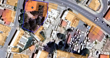 Land with house in Geroskipou